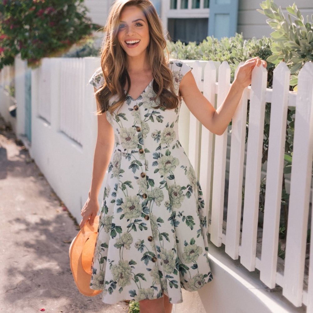 Gal Meets Glam Lilly Dress